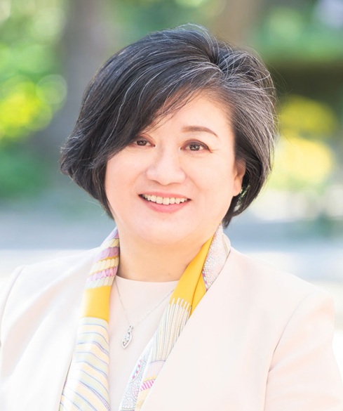 及川　美紀